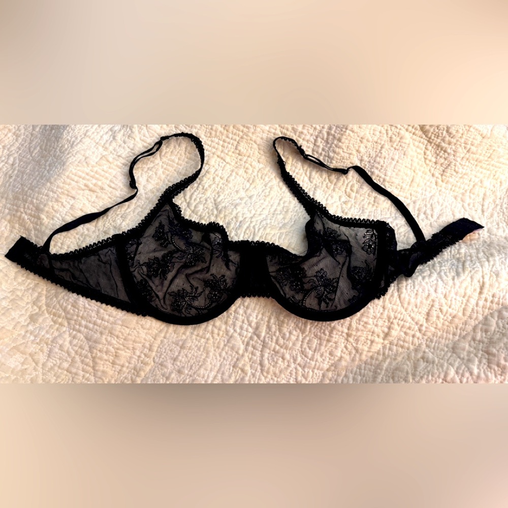 Sexy black laced bra